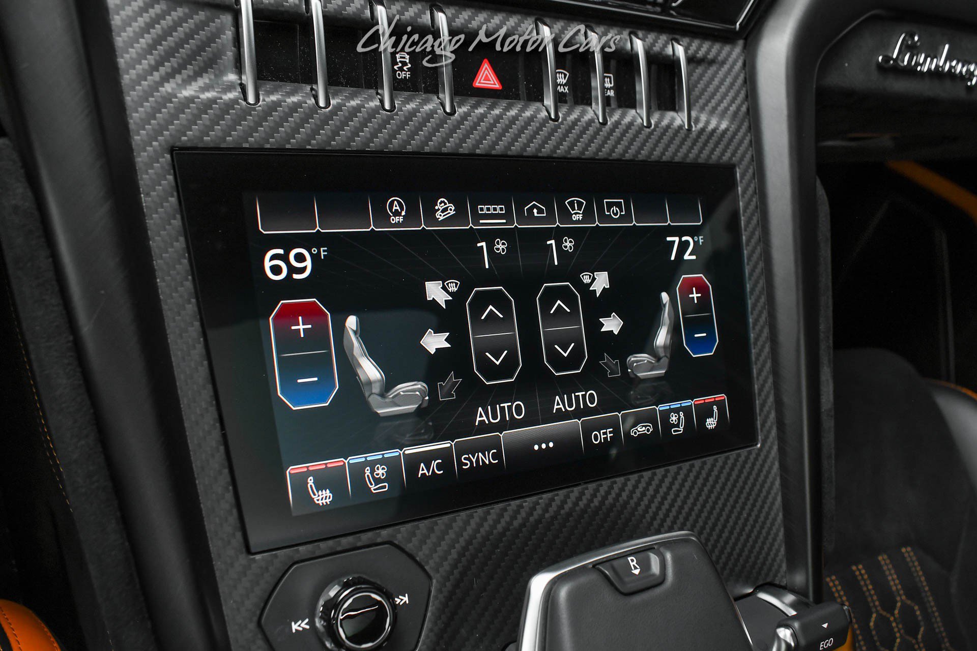 Used 2024 Lamborghini Urus Performante AWD/4WD image 16