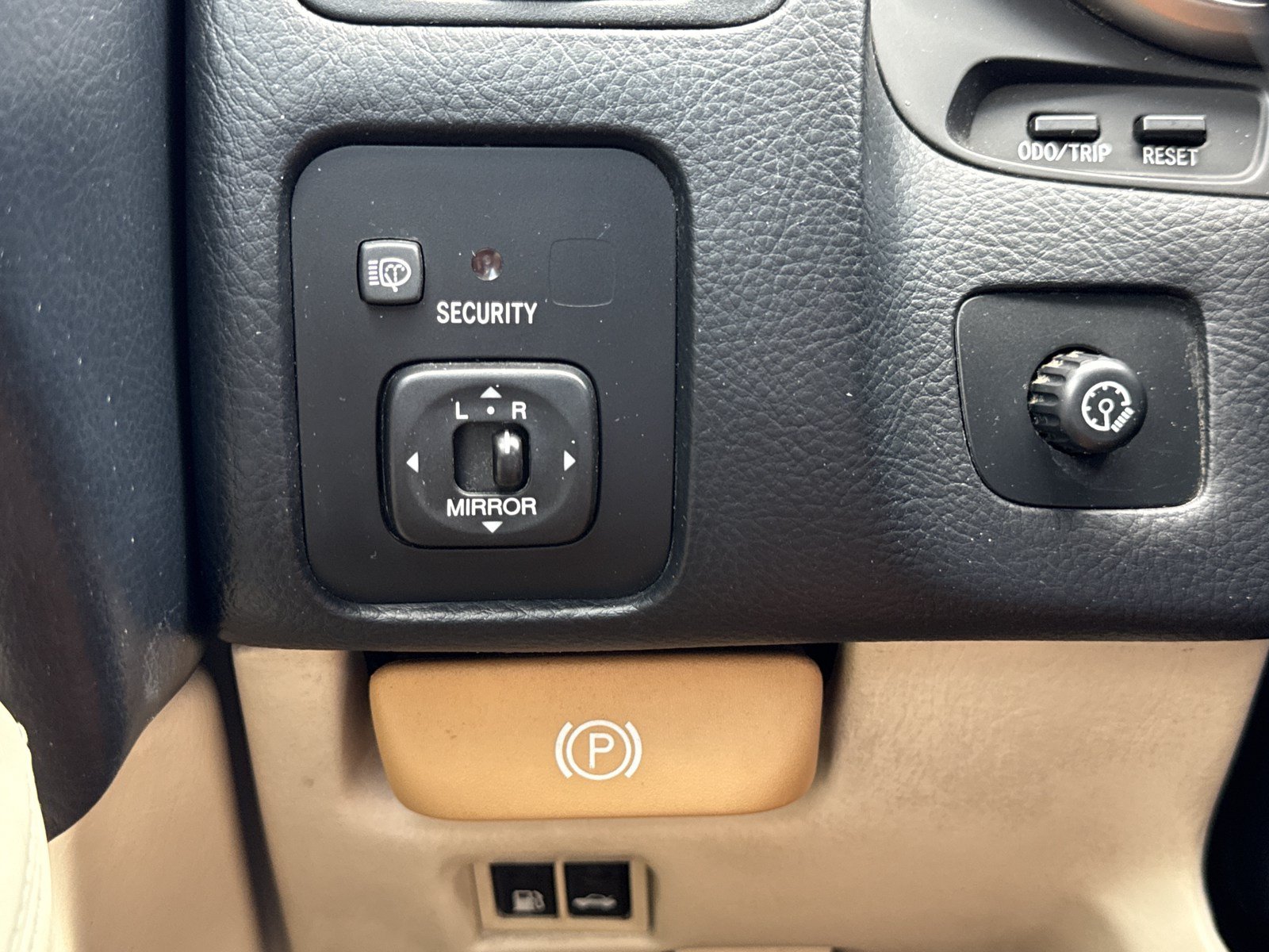 Used 2002 Lexus SC 430 Convertible RWD image 17