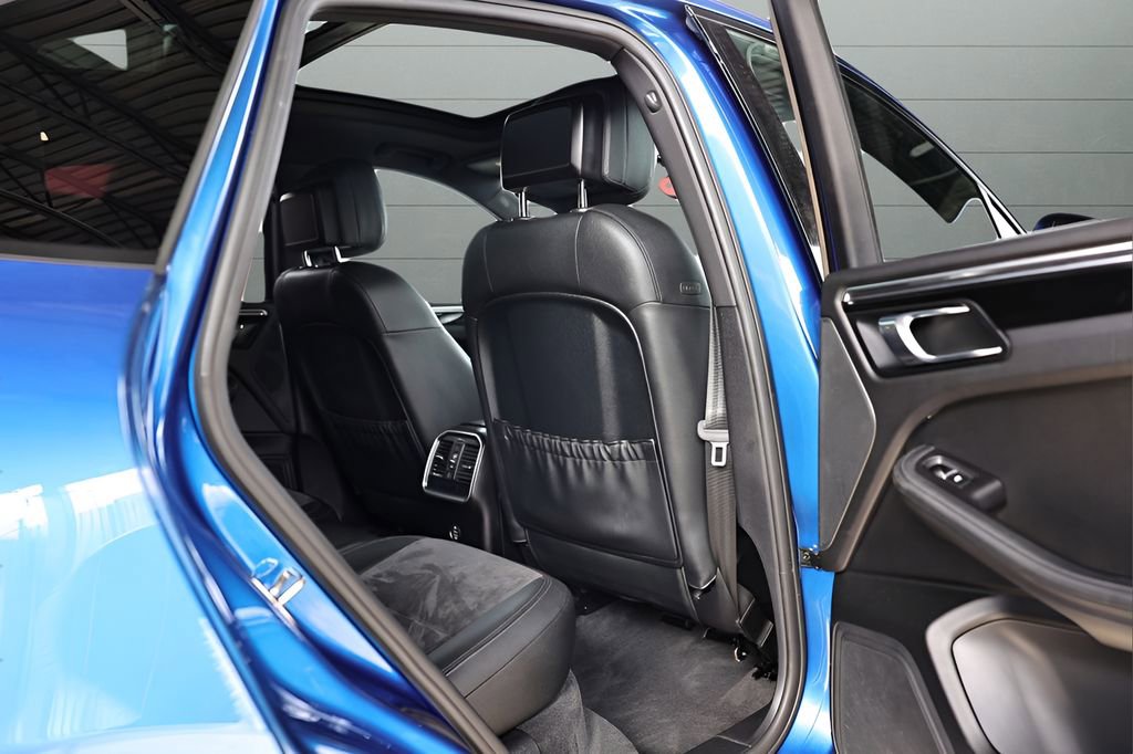 Used 2018 Porsche Macan image 52