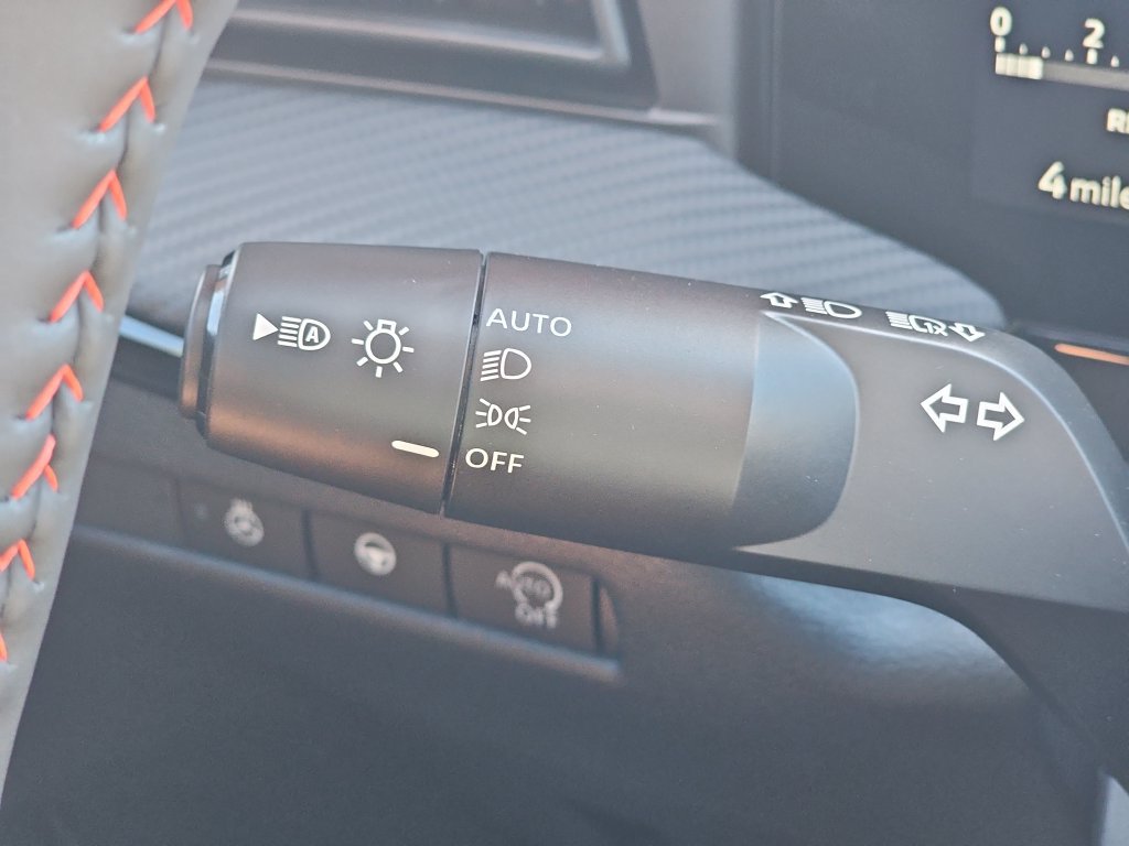 New 2027 Nissan Kicks SR w/ SR Premium Package FWD image 35