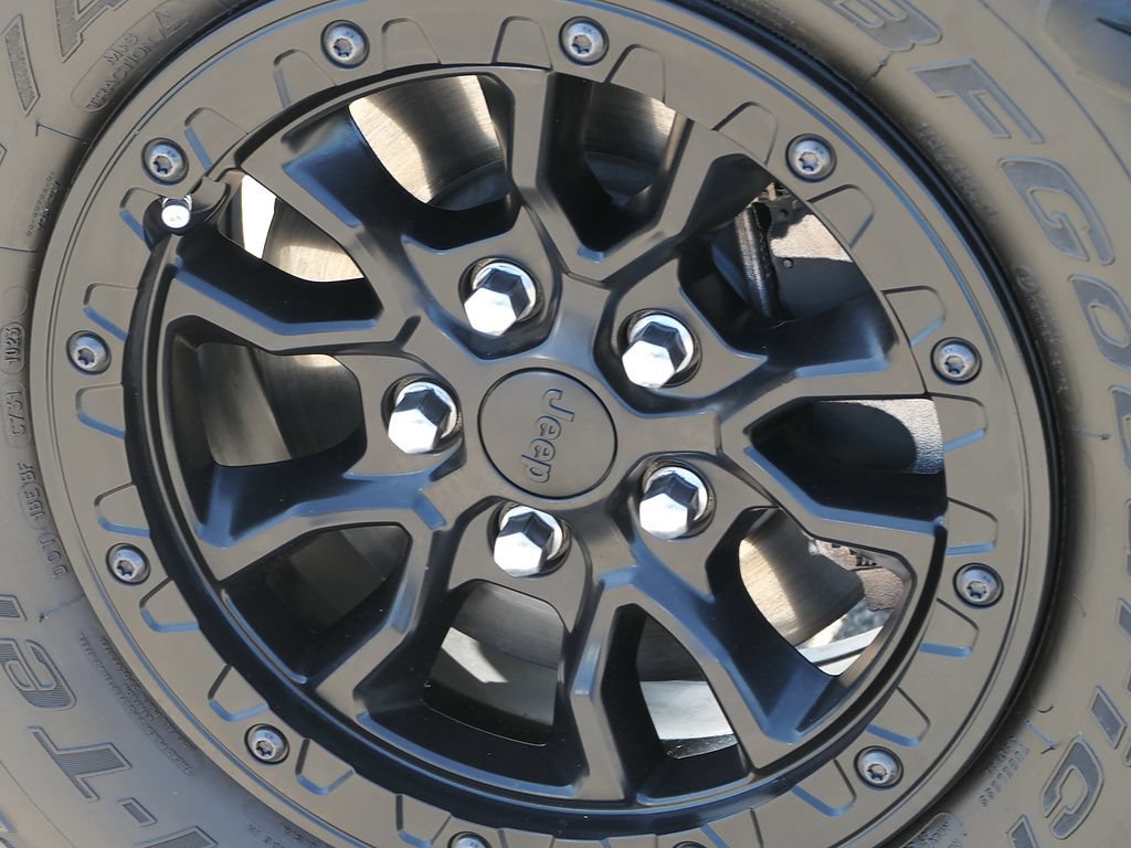 Used 2023 Jeep Wrangler Unlimited Rubicon 4xe AWD/4WD image 11