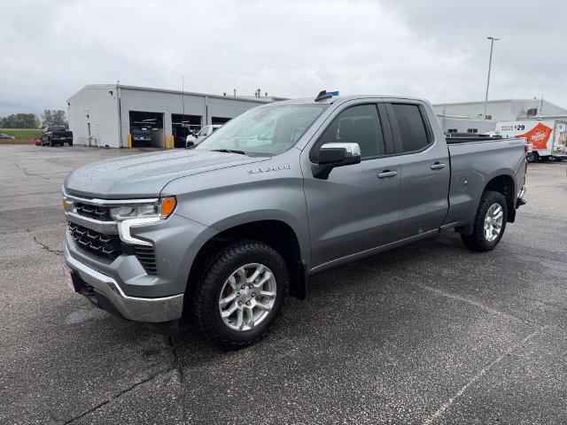 Used 2024 Chevrolet Silverado 1500 LT AWD/4WD image 9