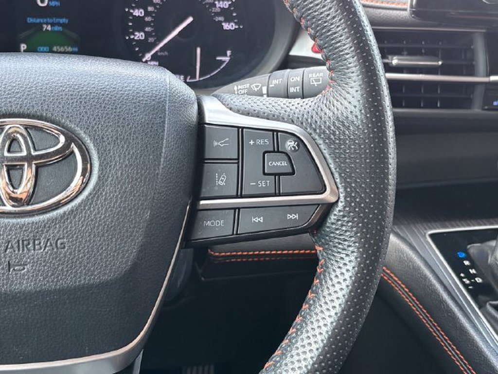 Certified 2024 Toyota Sienna XSE FWD image 20