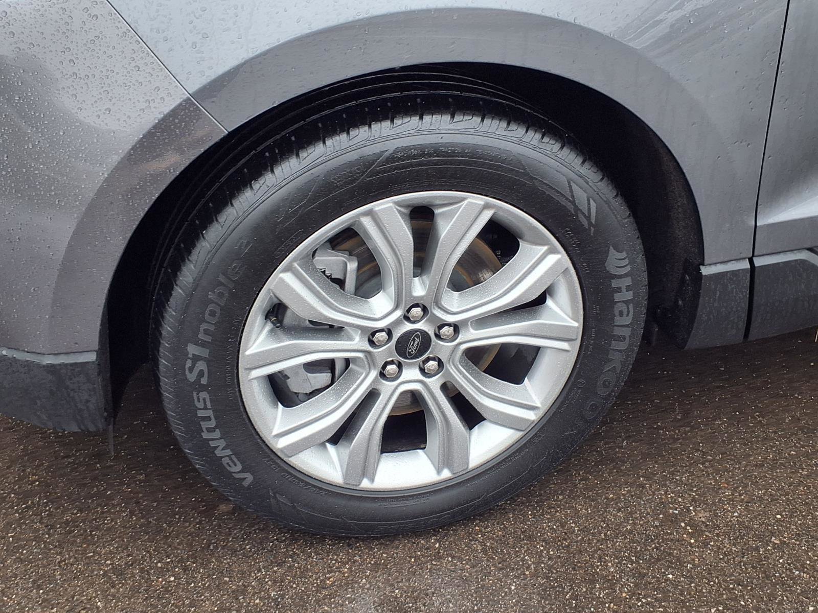 Used 2024 Ford Edge Titanium image 30