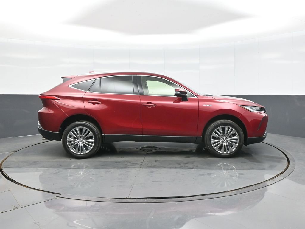 Used 2021 Toyota Venza XLE w/ Softex Package image 10