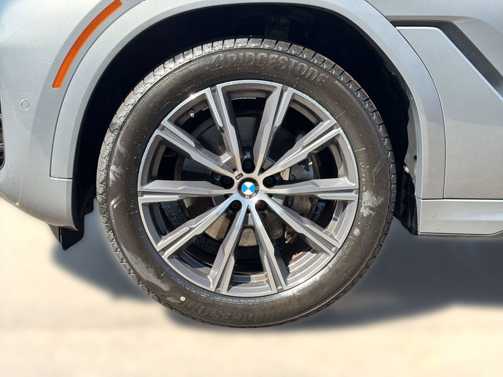 Certified 2025 BMW X6 xDrive40i image 11