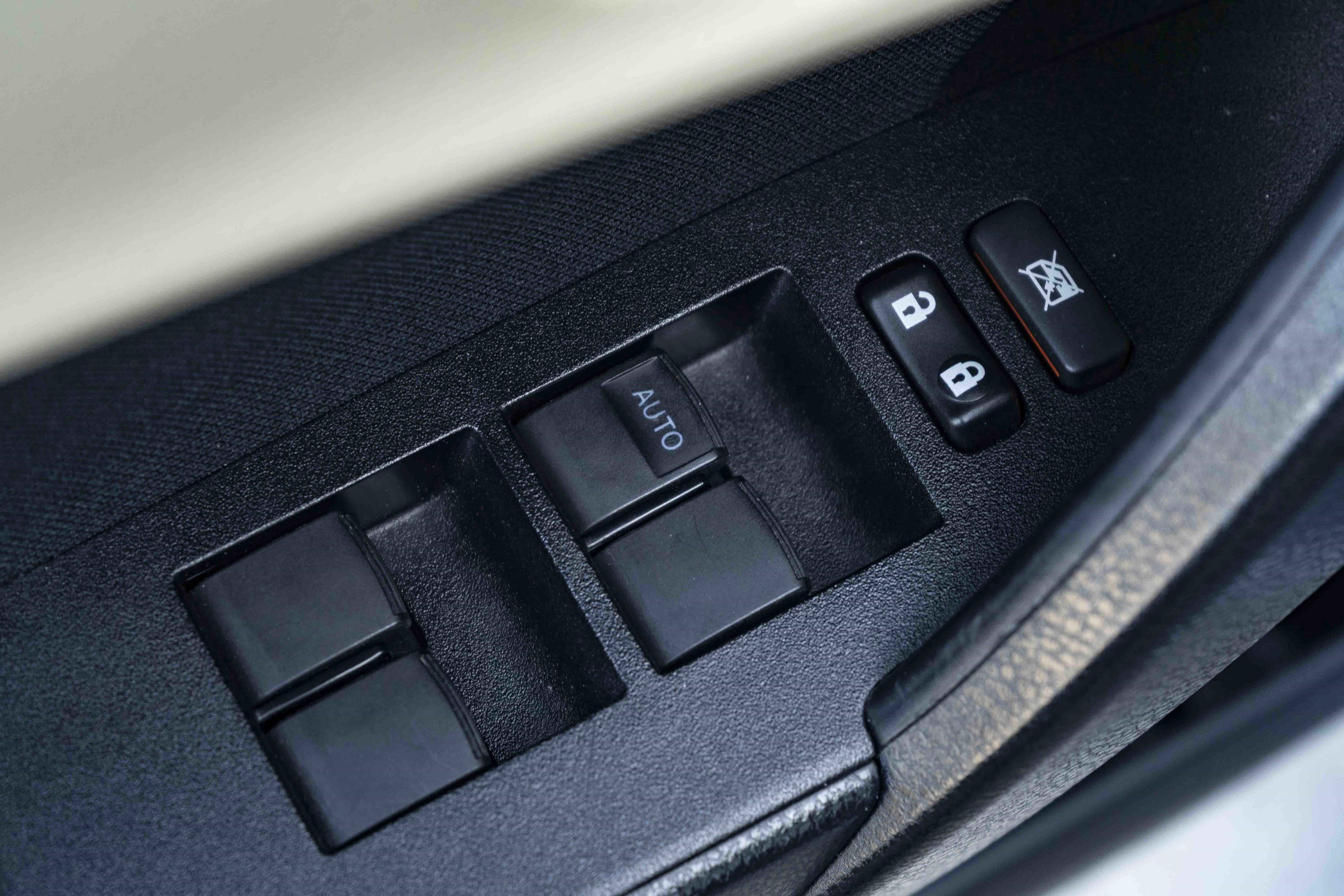 Used 2019 Toyota Corolla SE FWD image 32