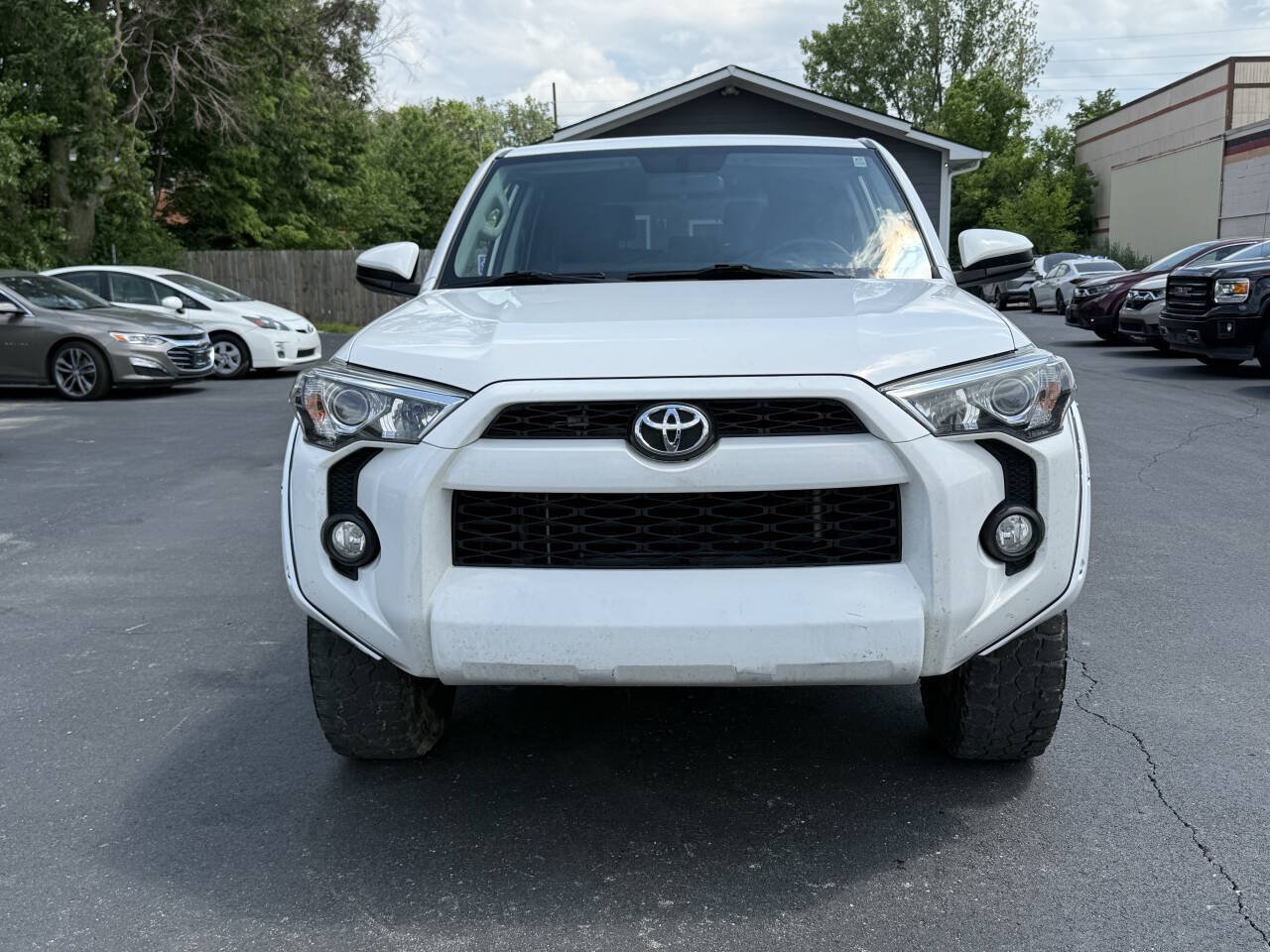 Used 2017 Toyota 4Runner SR5 AWD/4WD image 8