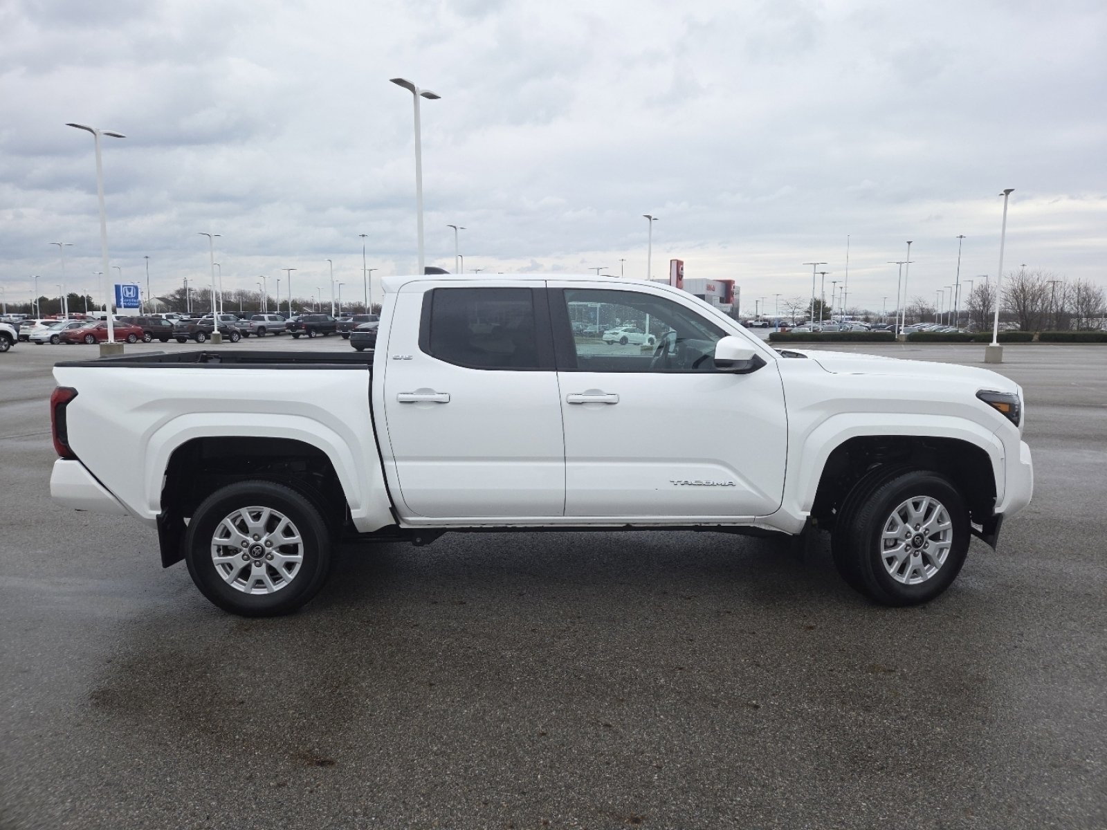 Used 2024 Toyota Tacoma SR5 image 17