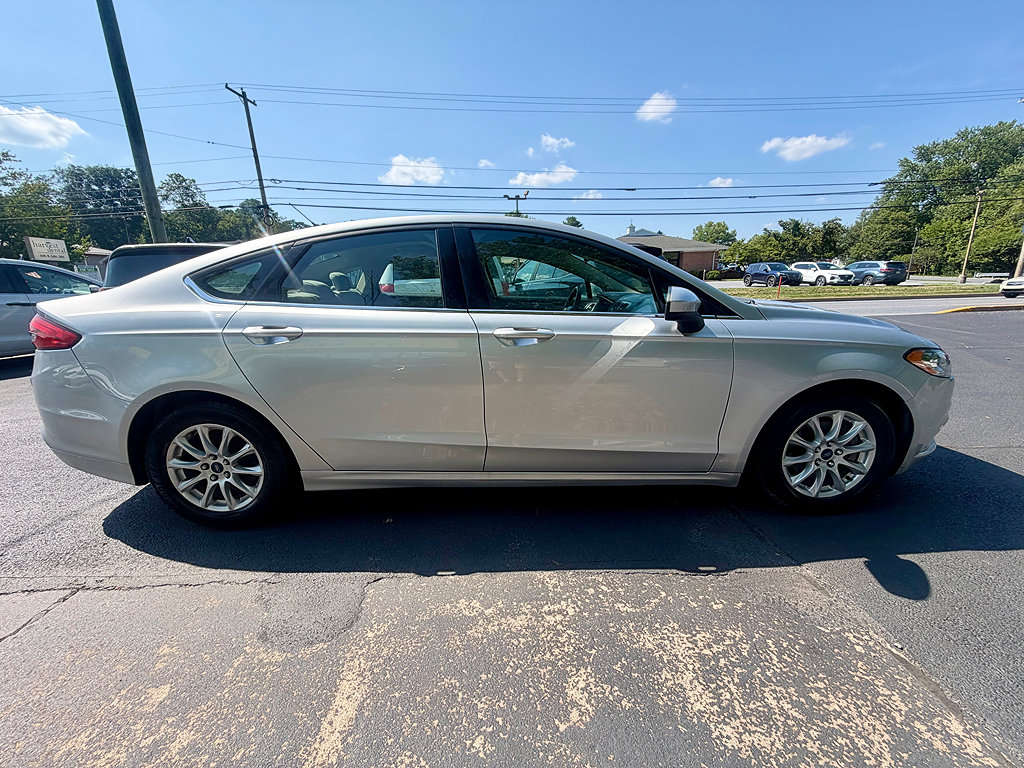 Used 2017 Ford Fusion S FWD image 4