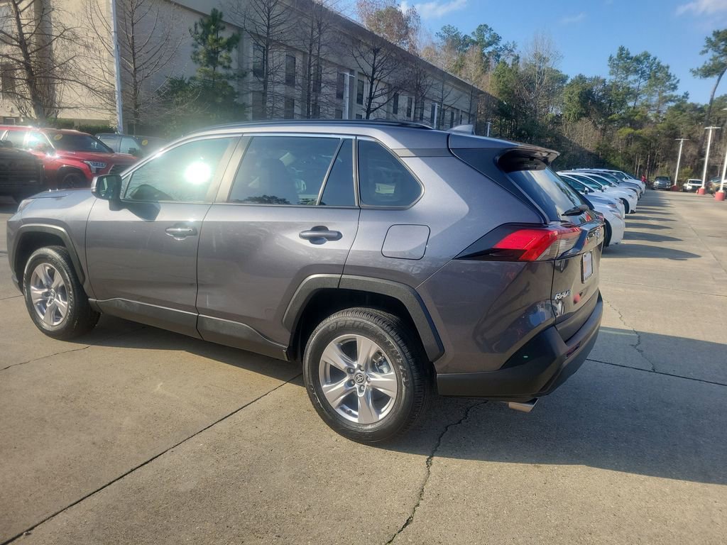Used 2023 Toyota RAV4 XLE w/ Convenience Package image 3