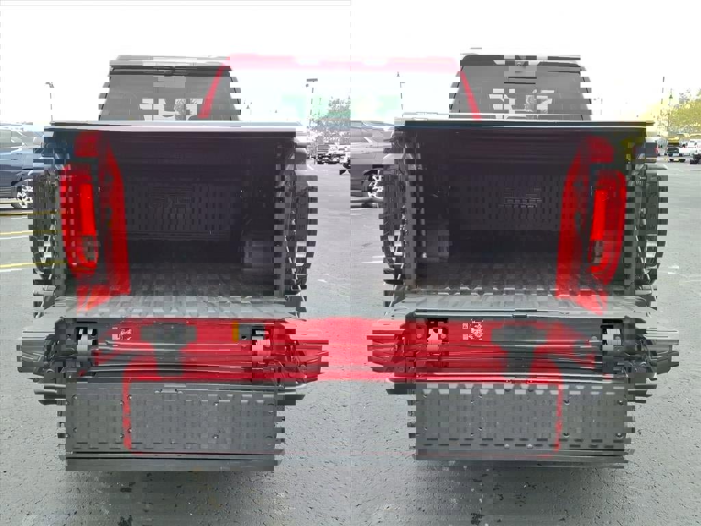 Used 2025 GMC Sierra 1500 AT4X w/ AT4X AEV Edition image 4