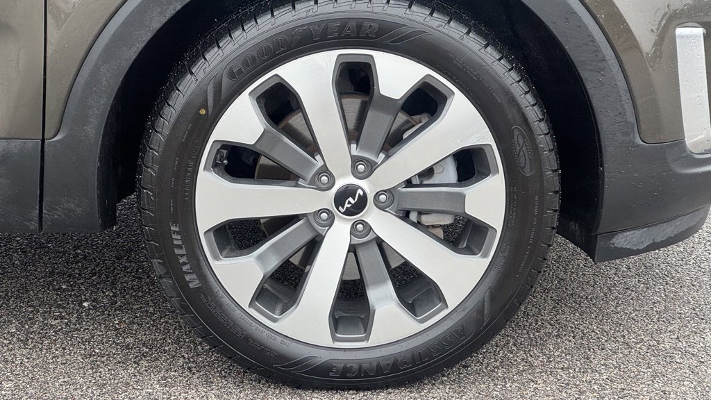 Used 2022 Kia Telluride S image 5