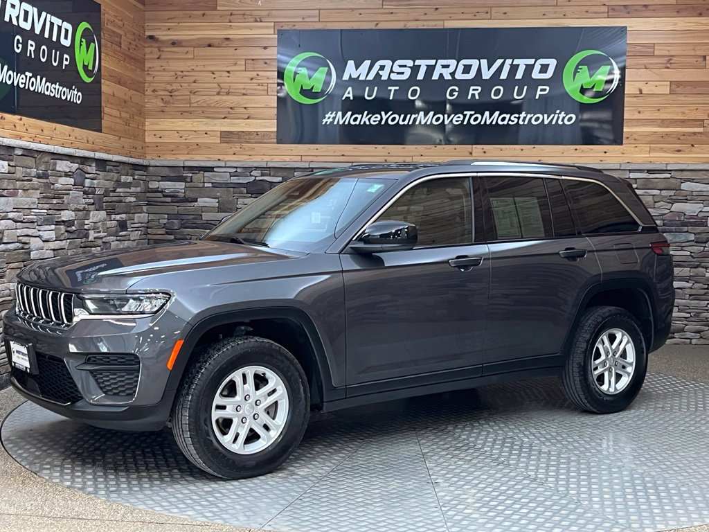 Used 2023 Jeep Grand Cherokee Laredo w/ Luxury Tech Group I AWD/4WD image 6