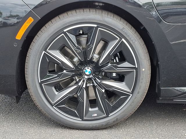 New 2025 BMW 750e xDrive w/ Executive Package image 8