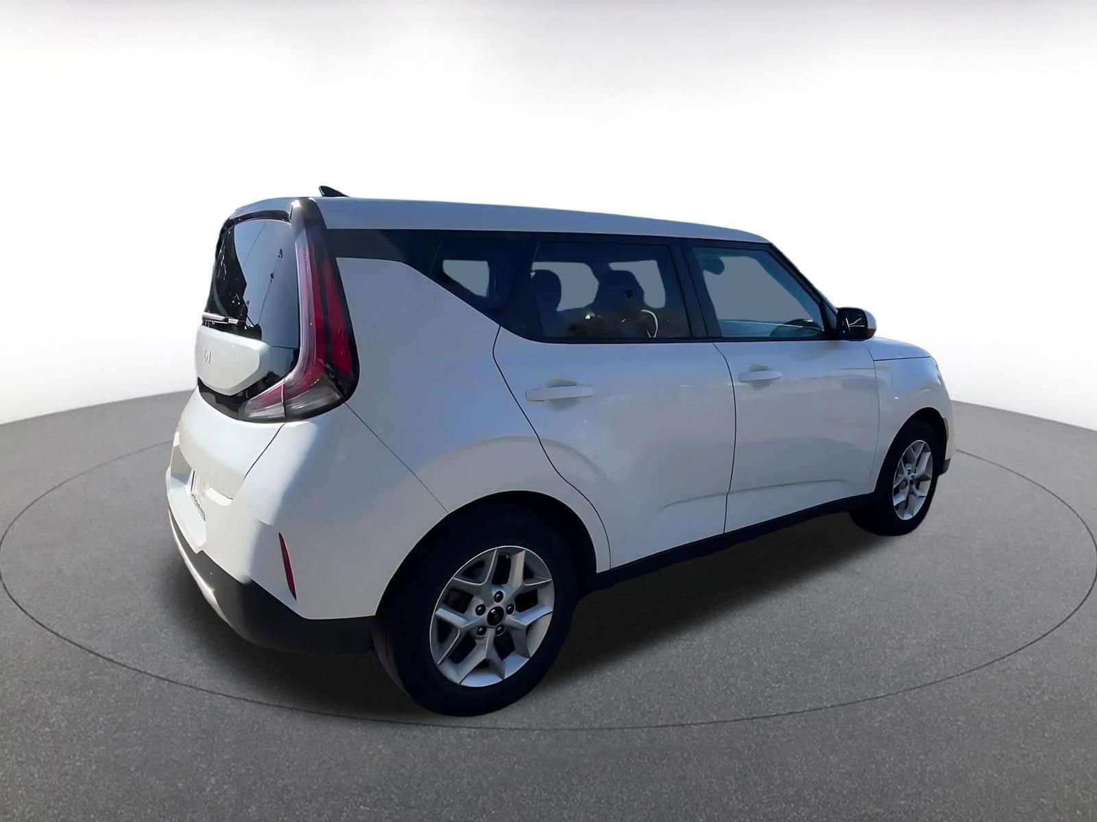 Used 2025 Kia Soul LX w/ LX Technology Package image 14