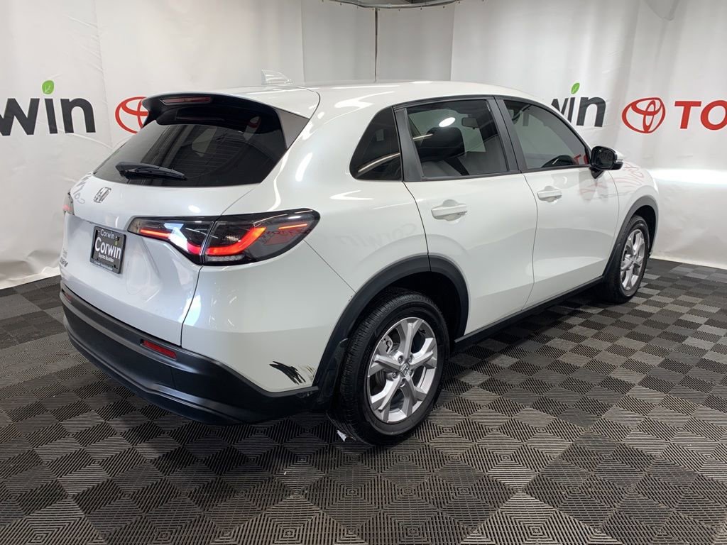 Used 2025 Honda HR-V LX image 7