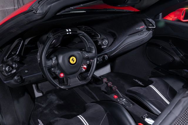 Used 2020 Ferrari 488 Pista Spider image 9