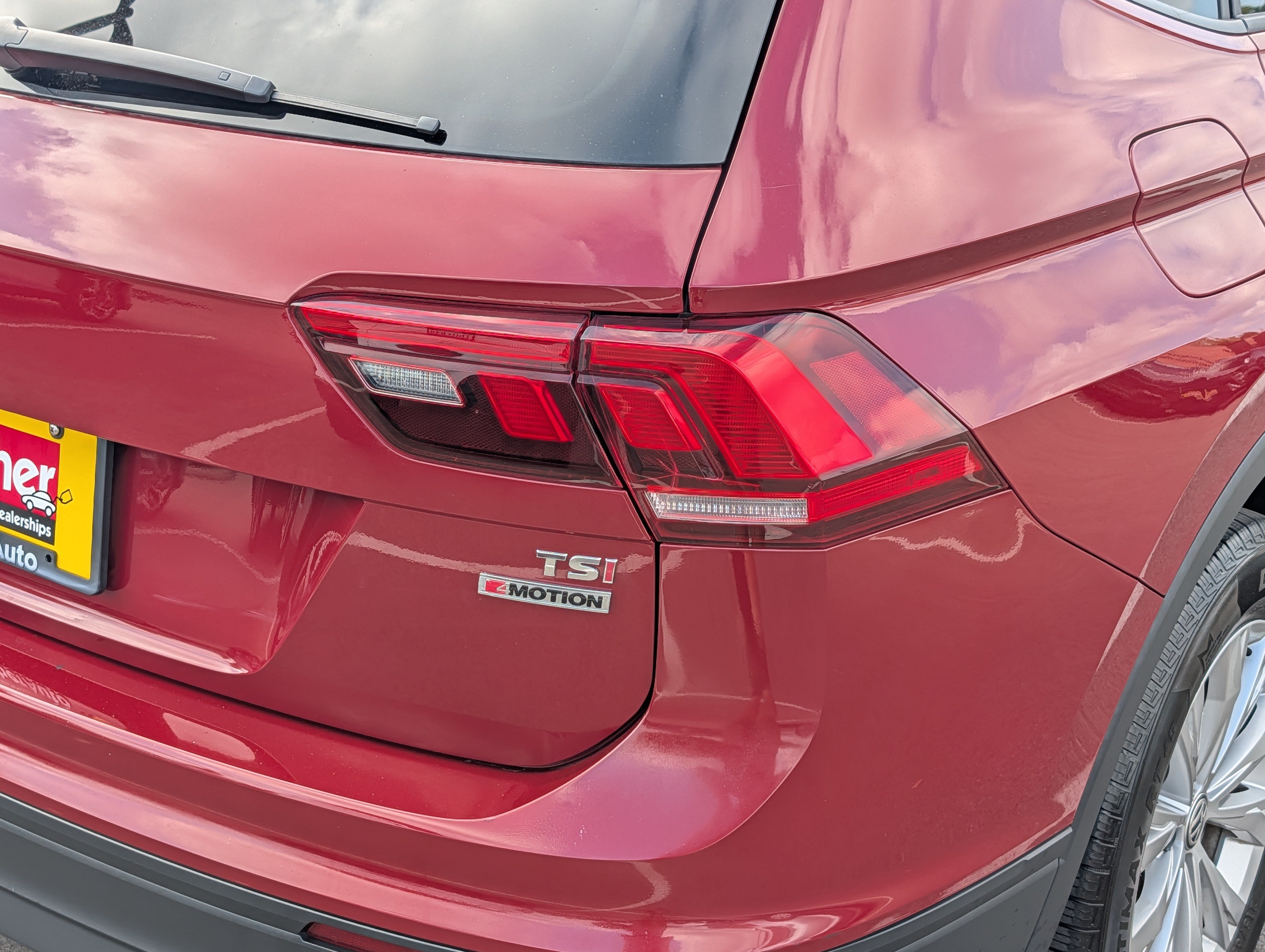 Used 2018 Volkswagen Tiguan S AWD/4WD image 17
