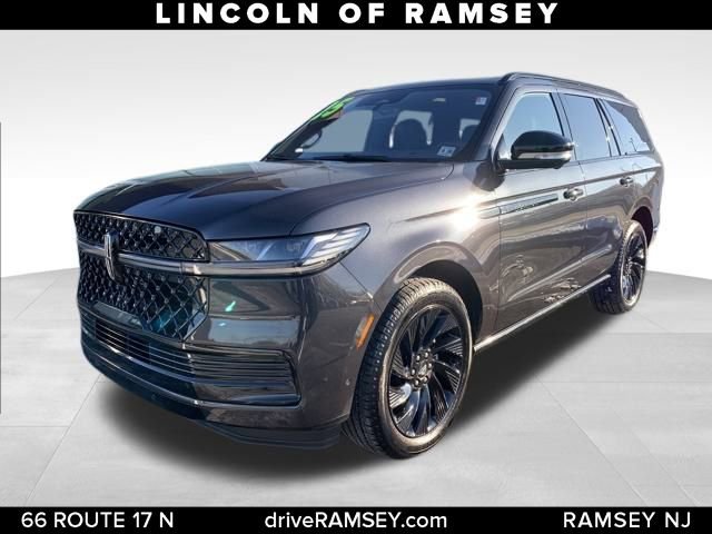 Used 2025 Lincoln Navigator Reserve w/ Jet Appearance Package image 1