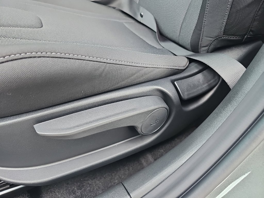 New 2026 Hyundai Elantra SE FWD image 14