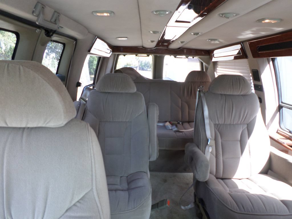 Used 2000 Chevrolet Express 1500 RWD image 21