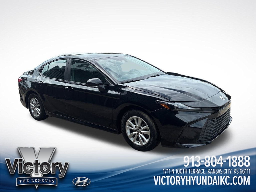 Used 2025 Toyota Camry LE w/ Convenience Package FWD image 2