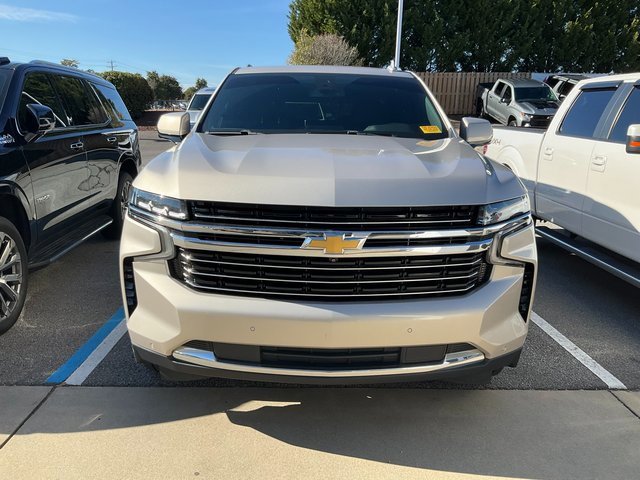 Used 2022 Chevrolet Tahoe LT w/ Luxury Package image 2