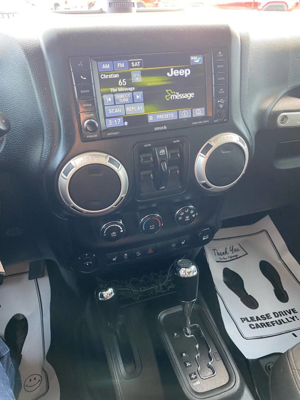 Used 2017 Jeep Wrangler Unlimited Rubicon w/ Cold Weather Group image 16