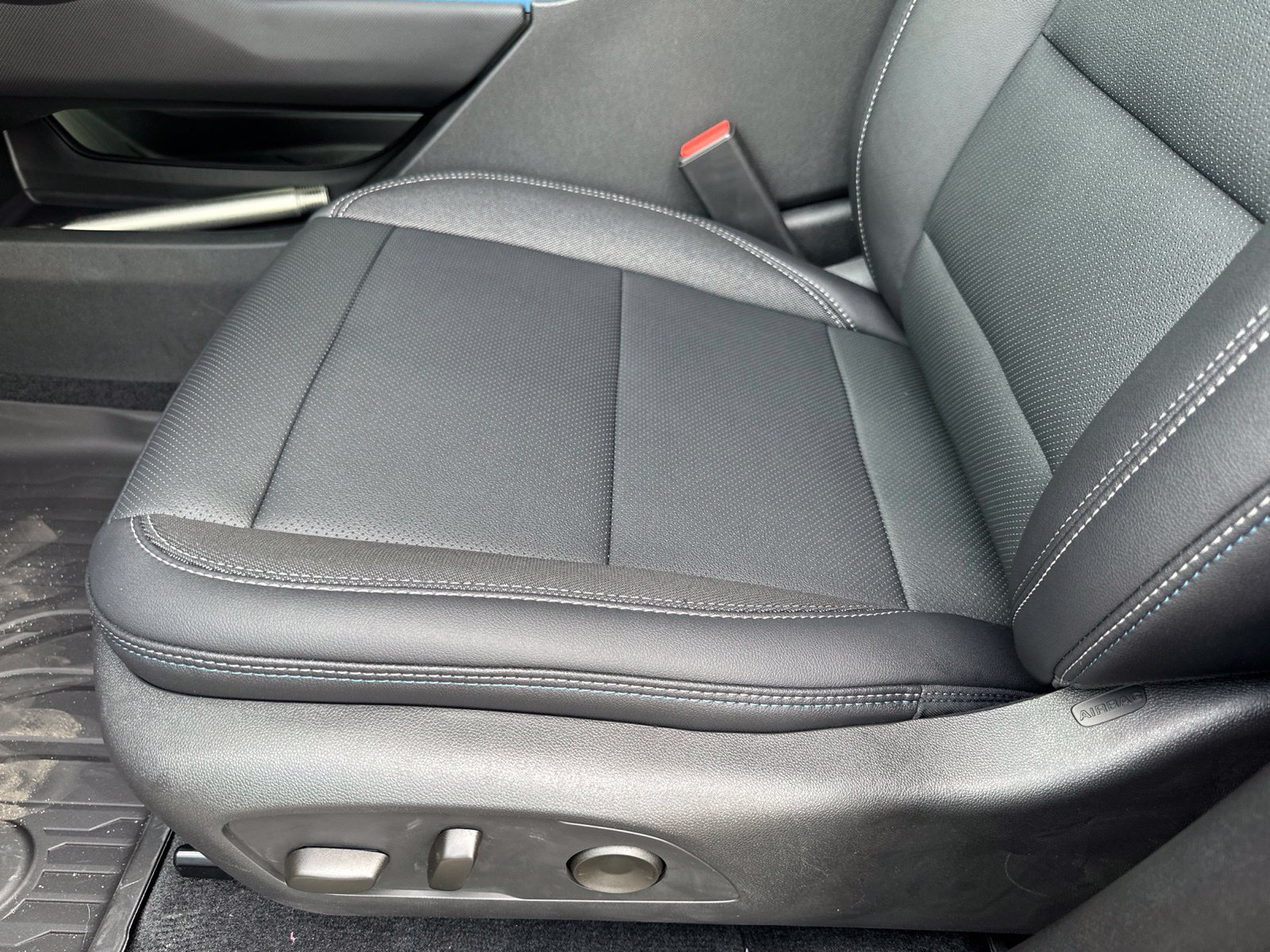 New 2026 Chevrolet Equinox EV LT FWD image 16