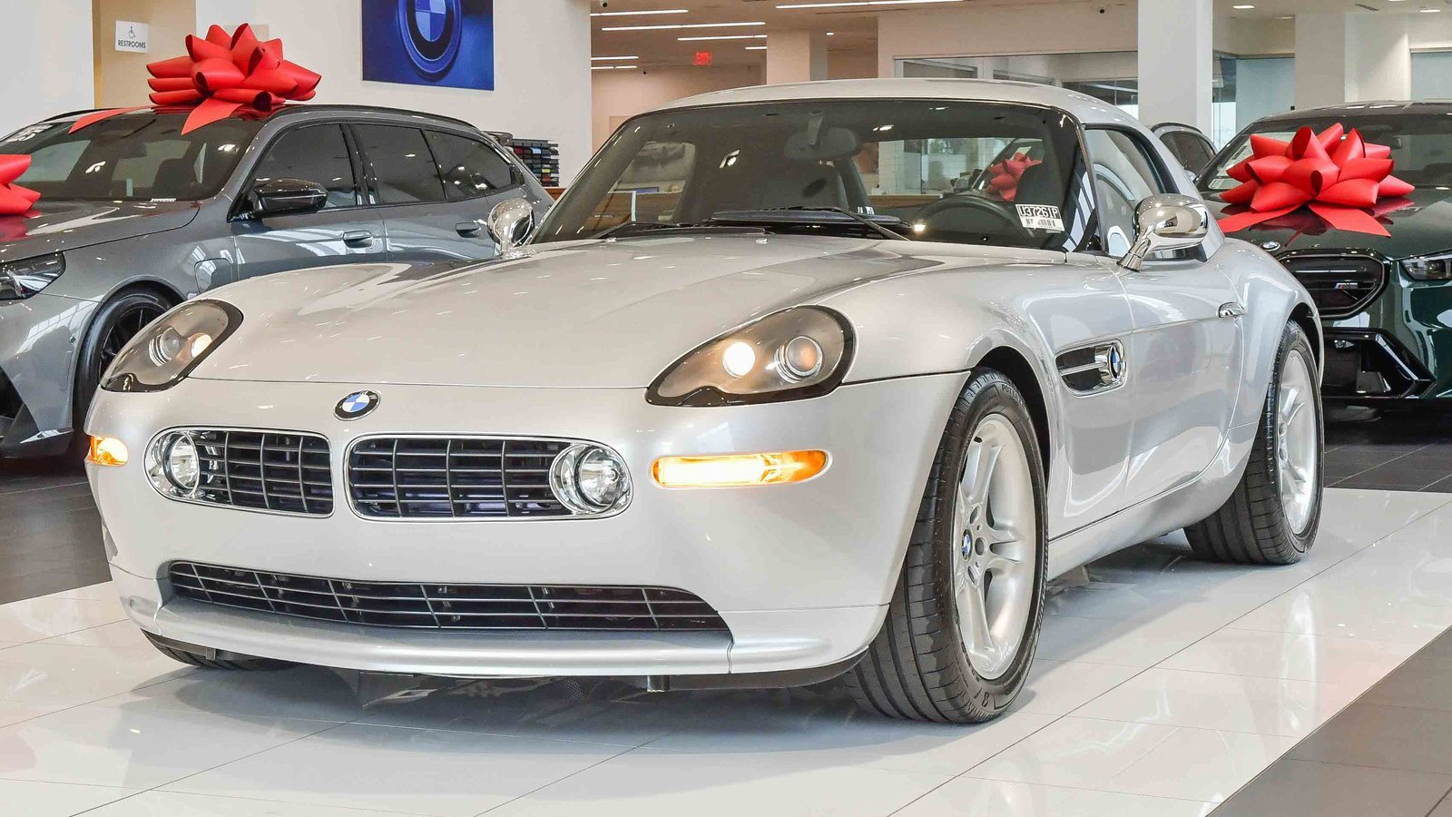 Used 2002 BMW Z8 image 1