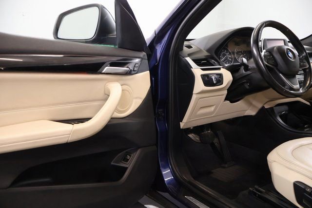 Used 2018 BMW X1 xDrive28i image 9