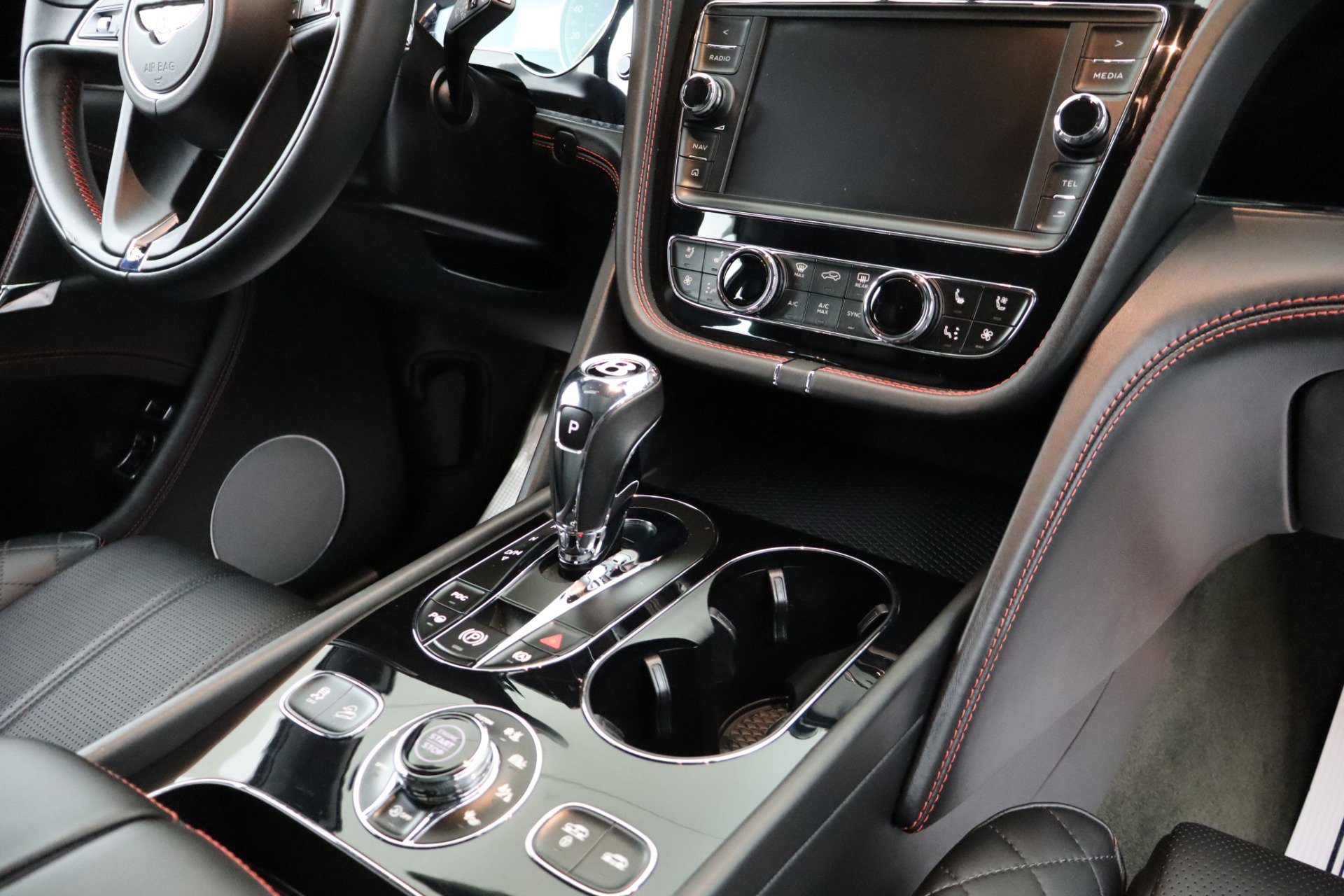 Certified 2017 Bentley Bentayga image 32