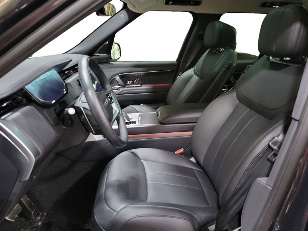 New 2025 Land Rover Range Rover SE image 13
