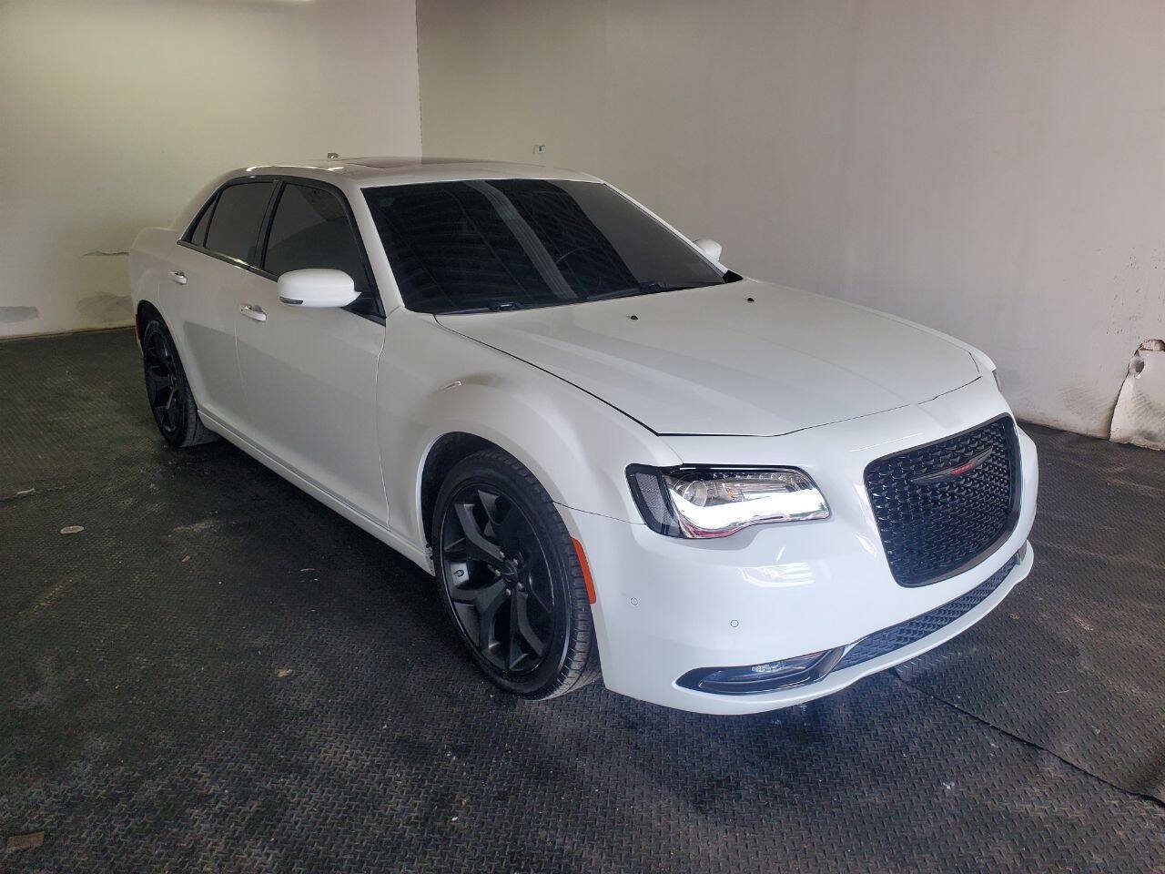 Used 2022 Chrysler 300 S RWD image 3