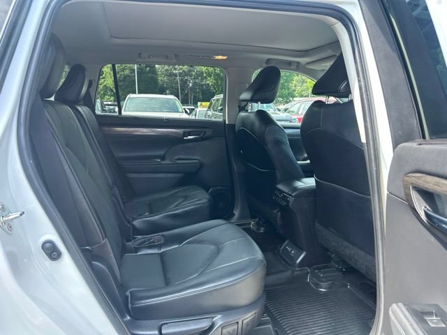 Used 2023 Toyota Highlander Platinum AWD/4WD image 20