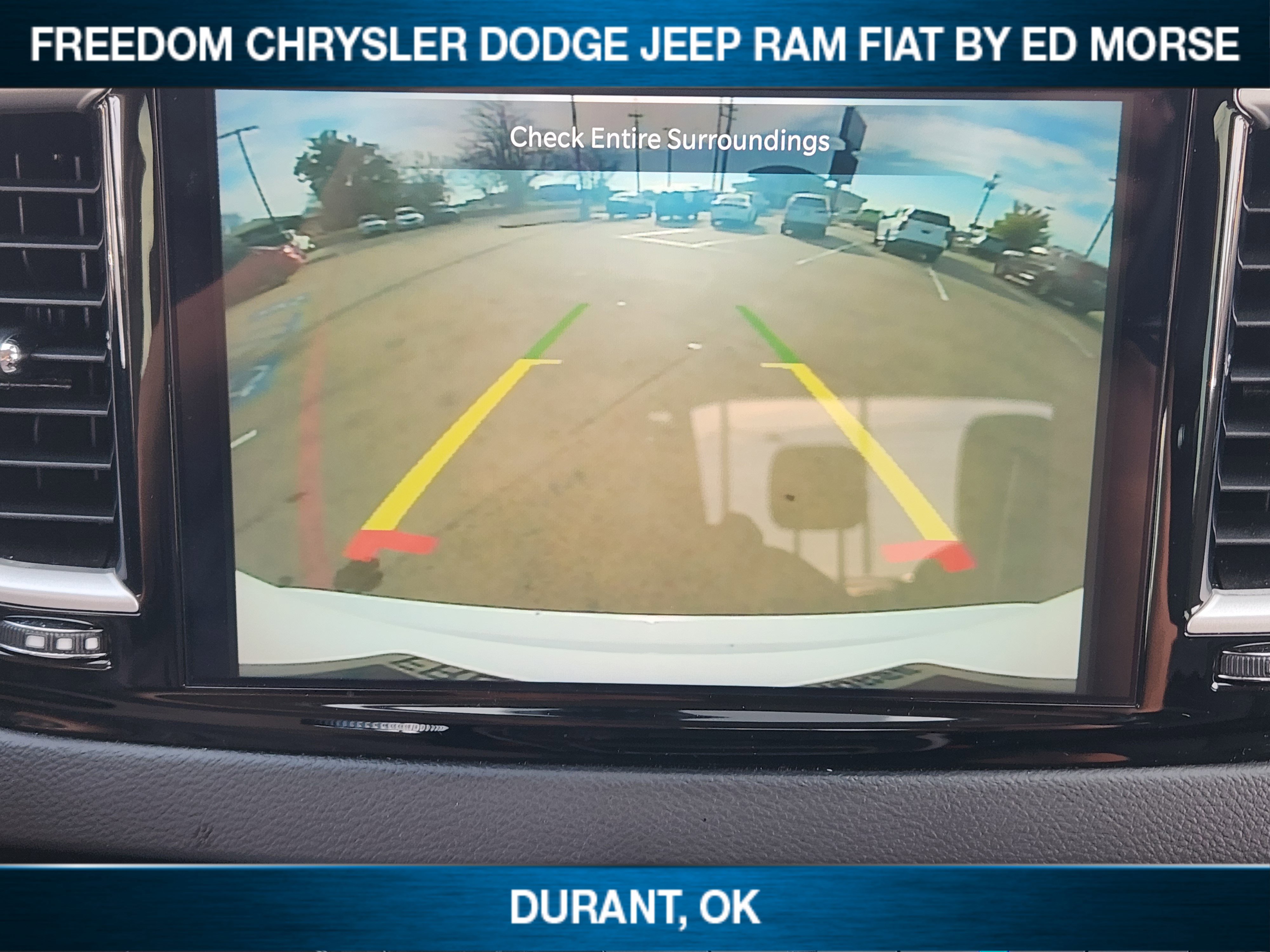 Used 2024 Chrysler Pacifica Touring-L image 15