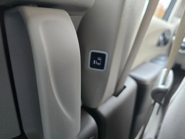 Used 2021 Chrysler Pacifica Touring image 34