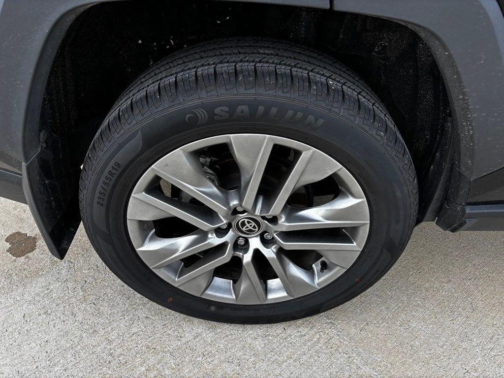 Used 2024 Toyota RAV4 Limited image 26