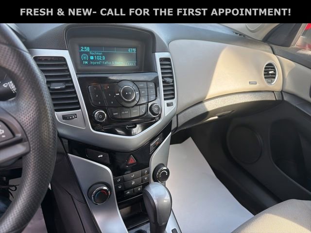 Used 2016 Chevrolet Cruze LT image 16