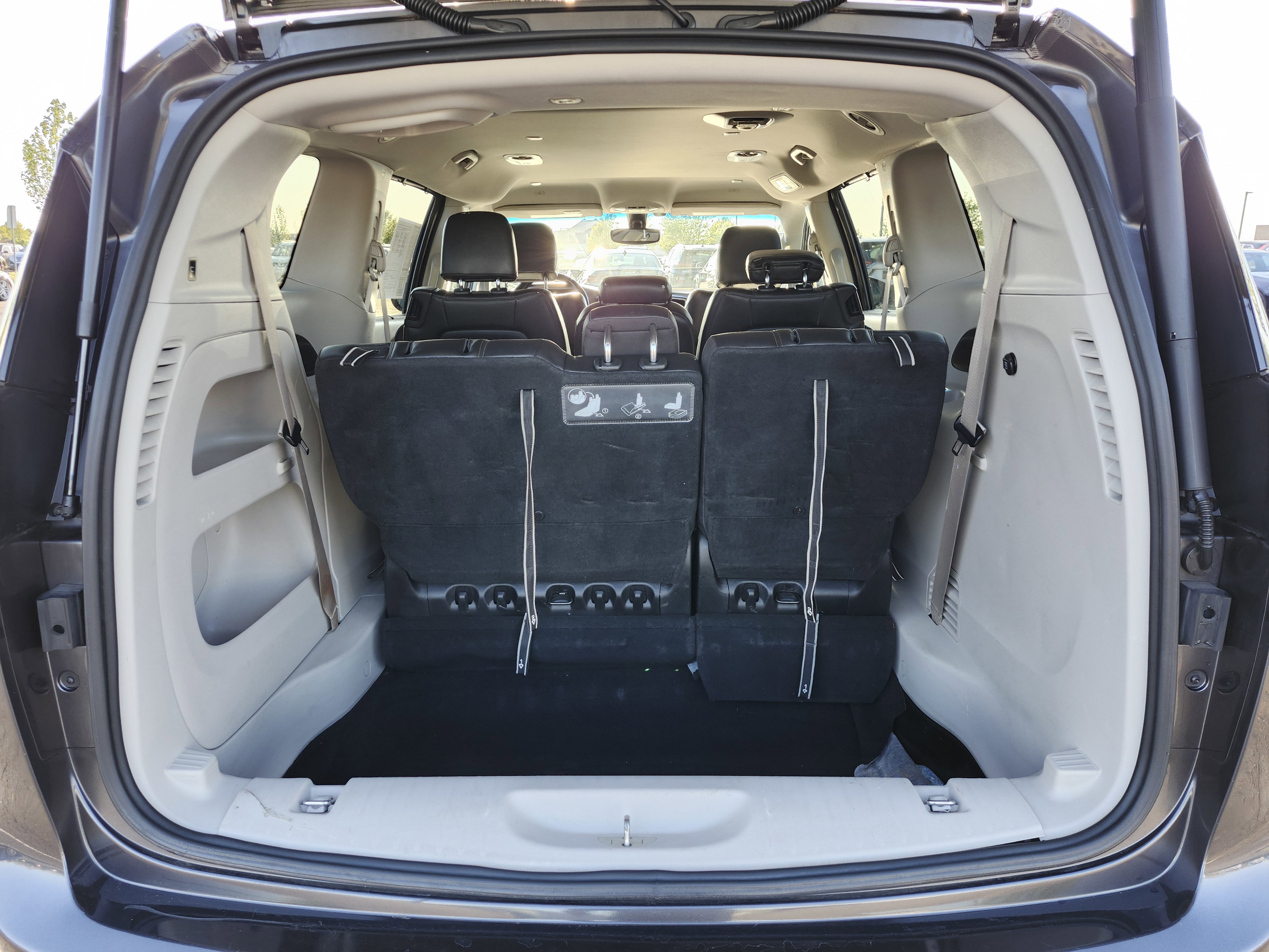 Used 2019 Chrysler Pacifica Touring-L FWD image 22