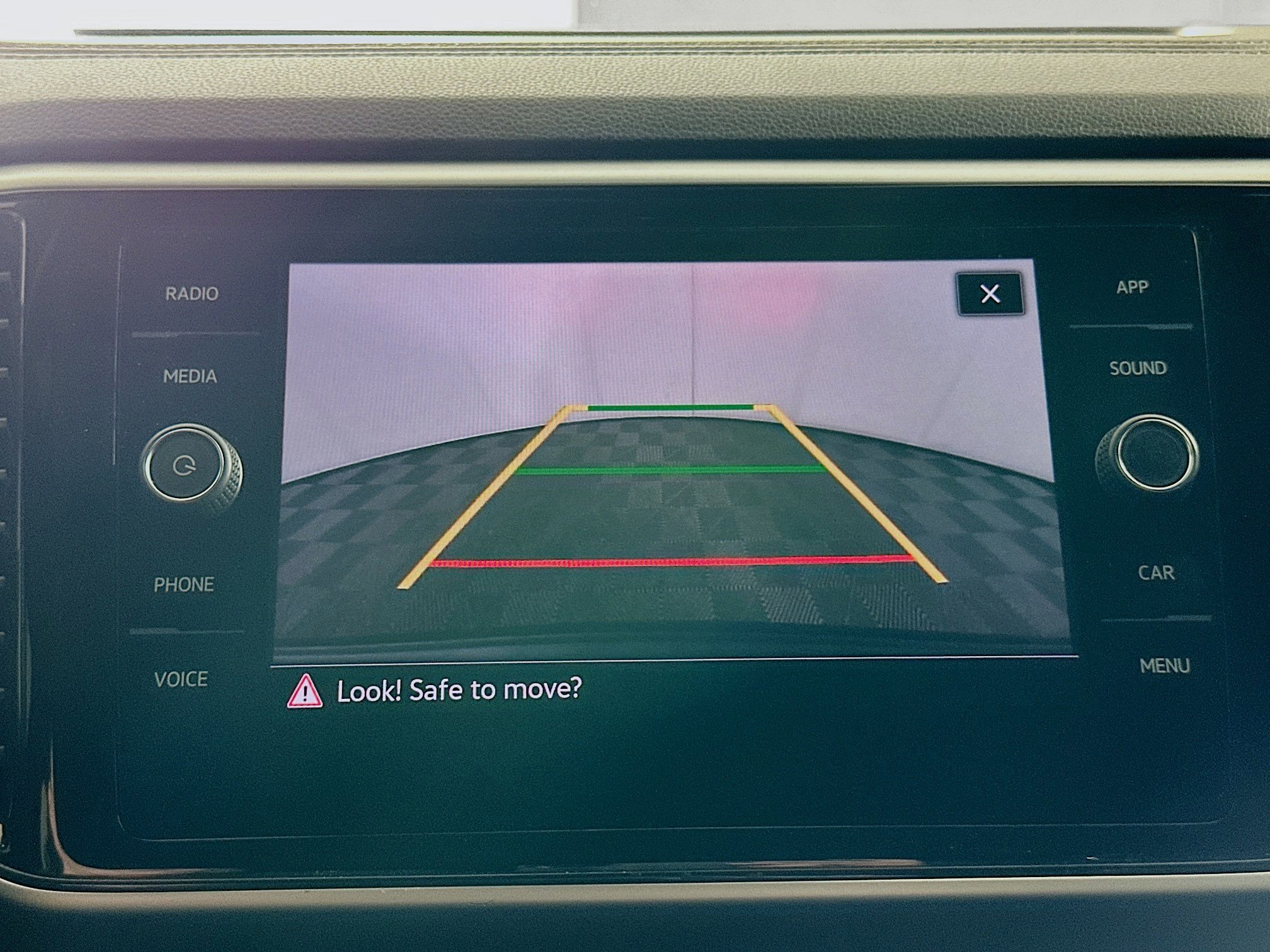 Used 2022 Volkswagen Atlas Cross Sport SE image 22