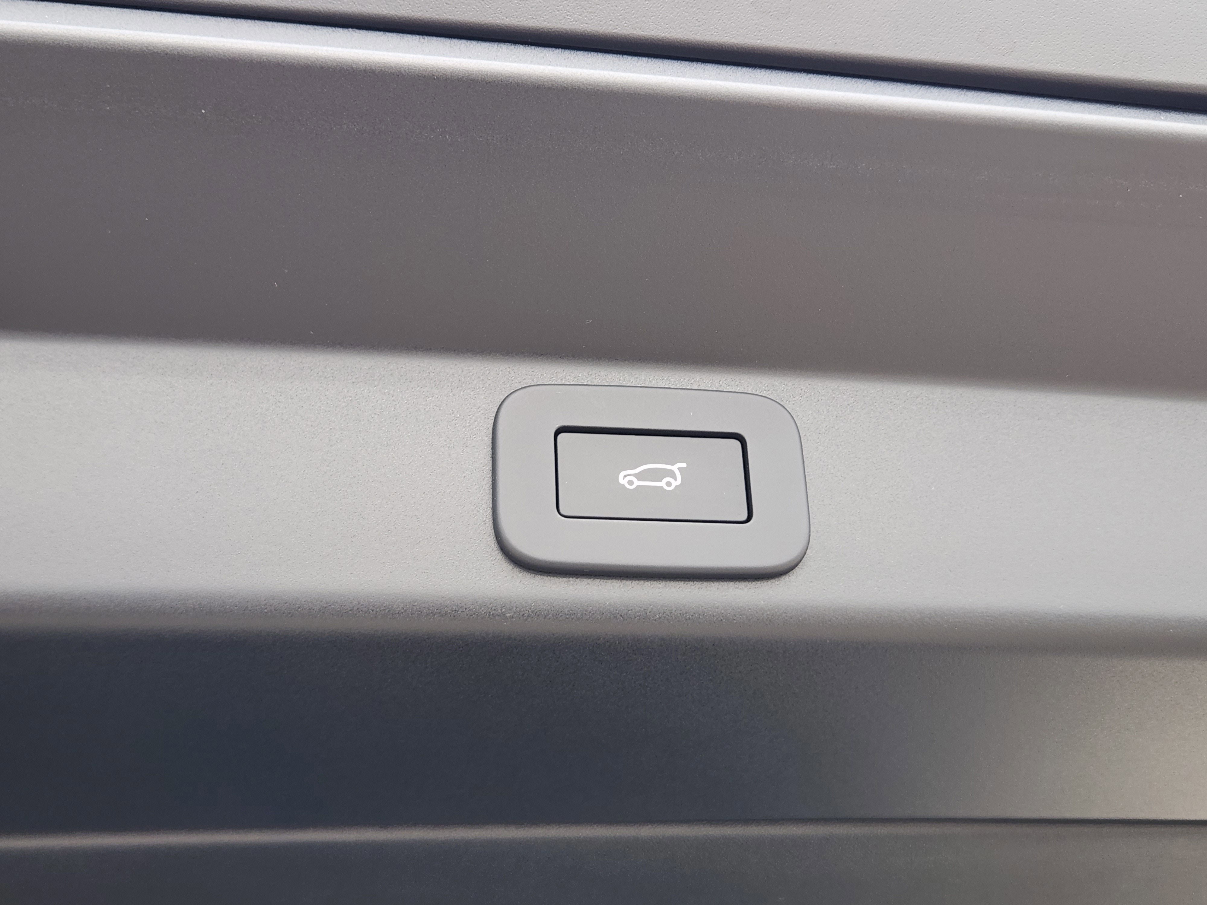Certified 2025 Land Rover Range Rover Sport Autobiography image 35