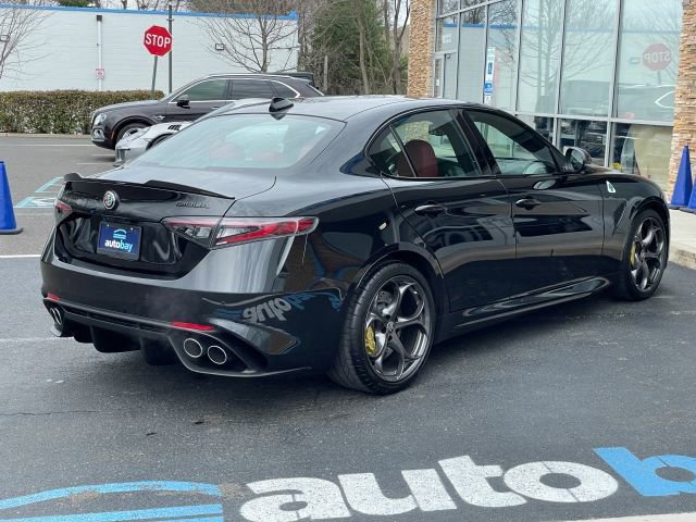 Used 2024 Alfa Romeo Giulia Quadrifoglio image 11