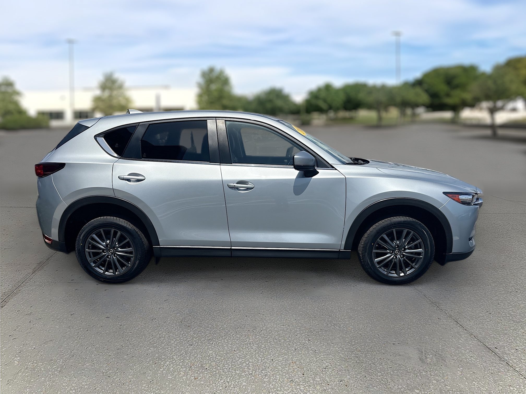 Used 2019 MAZDA CX-5 Touring FWD image 4