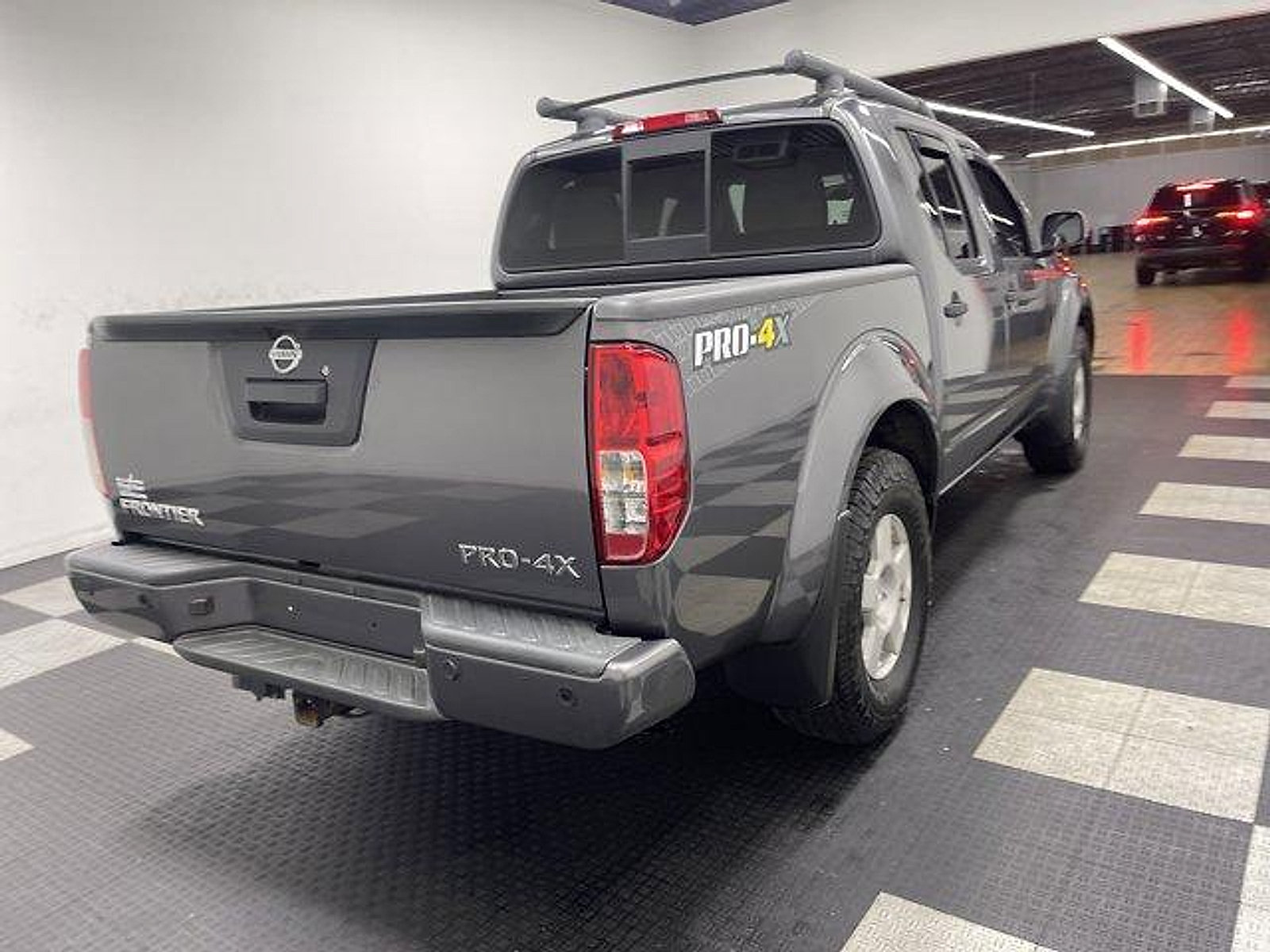Used 2021 Nissan Frontier PRO-4X w/ Pro-4x Utility Package AWD/4WD image 4
