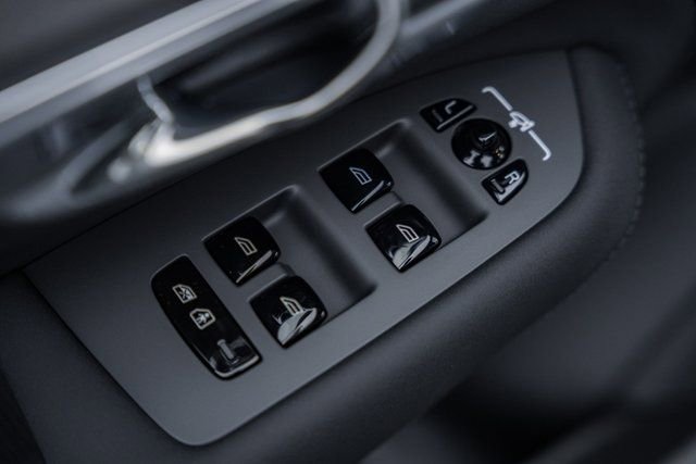 New 2026 Volvo XC90 B6 Ultra w/ Protection Package image 39