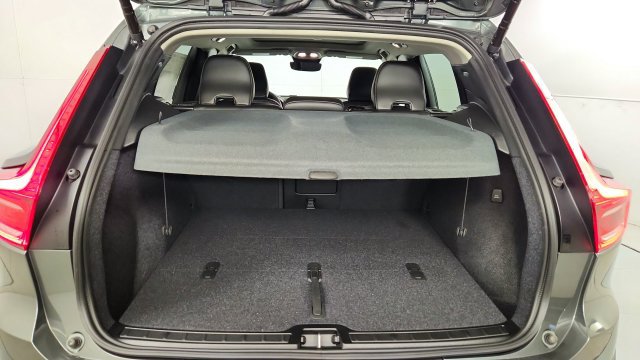 New 2026 Volvo XC40 B5 Plus w/ Protection Package Premier AWD/4WD image 38