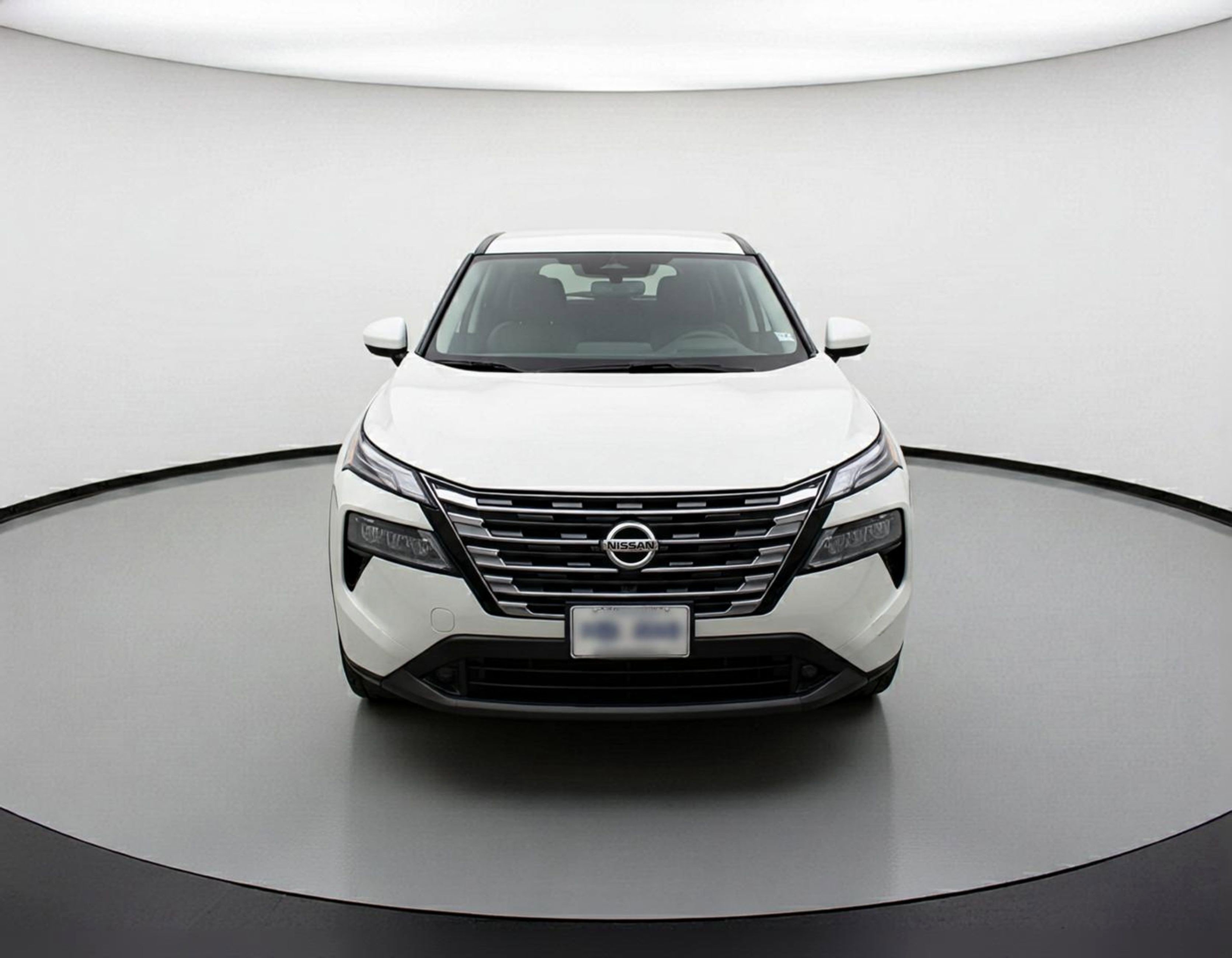 Used 2025 Nissan Rogue SV image 2