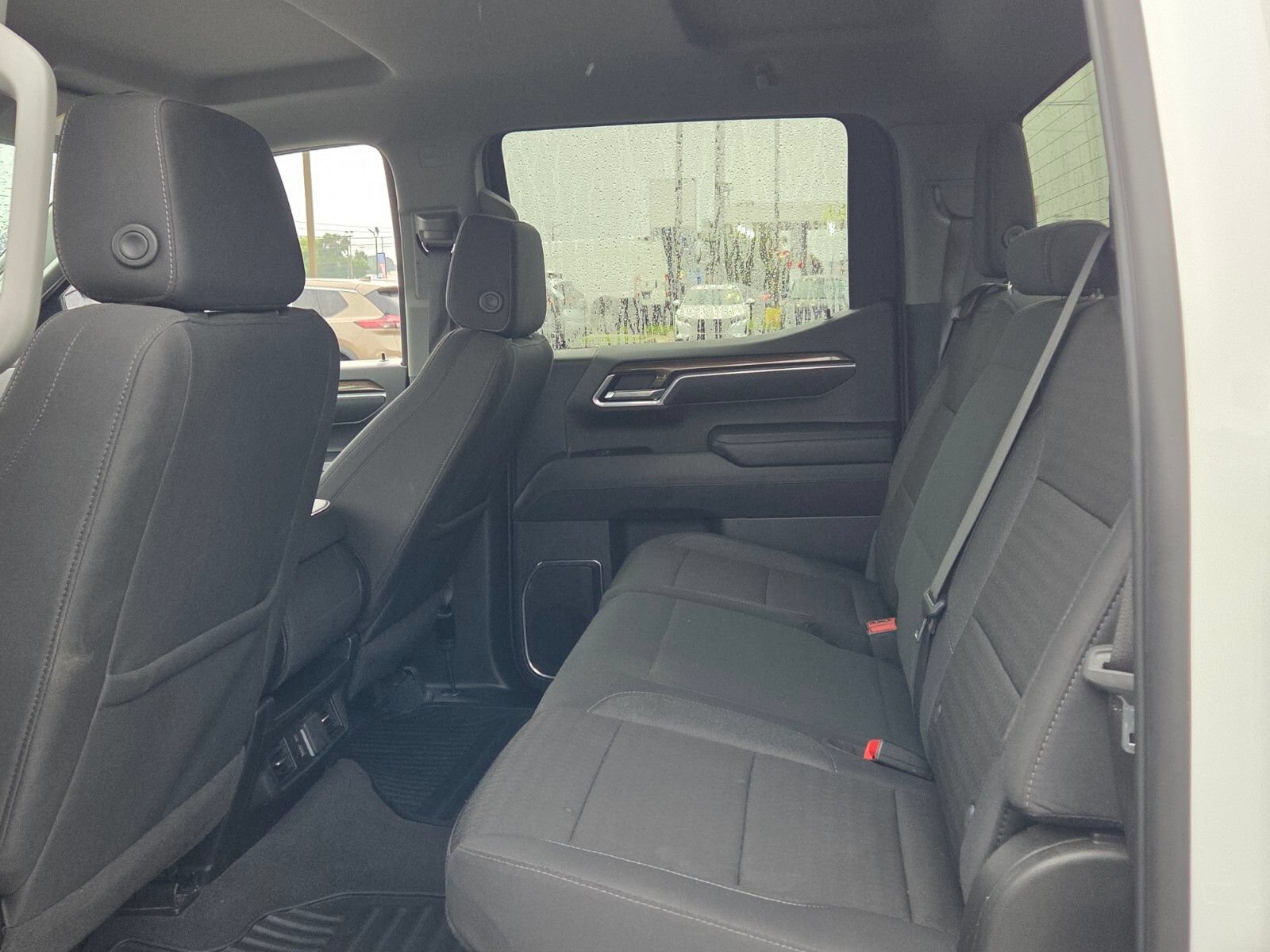 Used 2025 Chevrolet Silverado 1500 LT RWD image 6